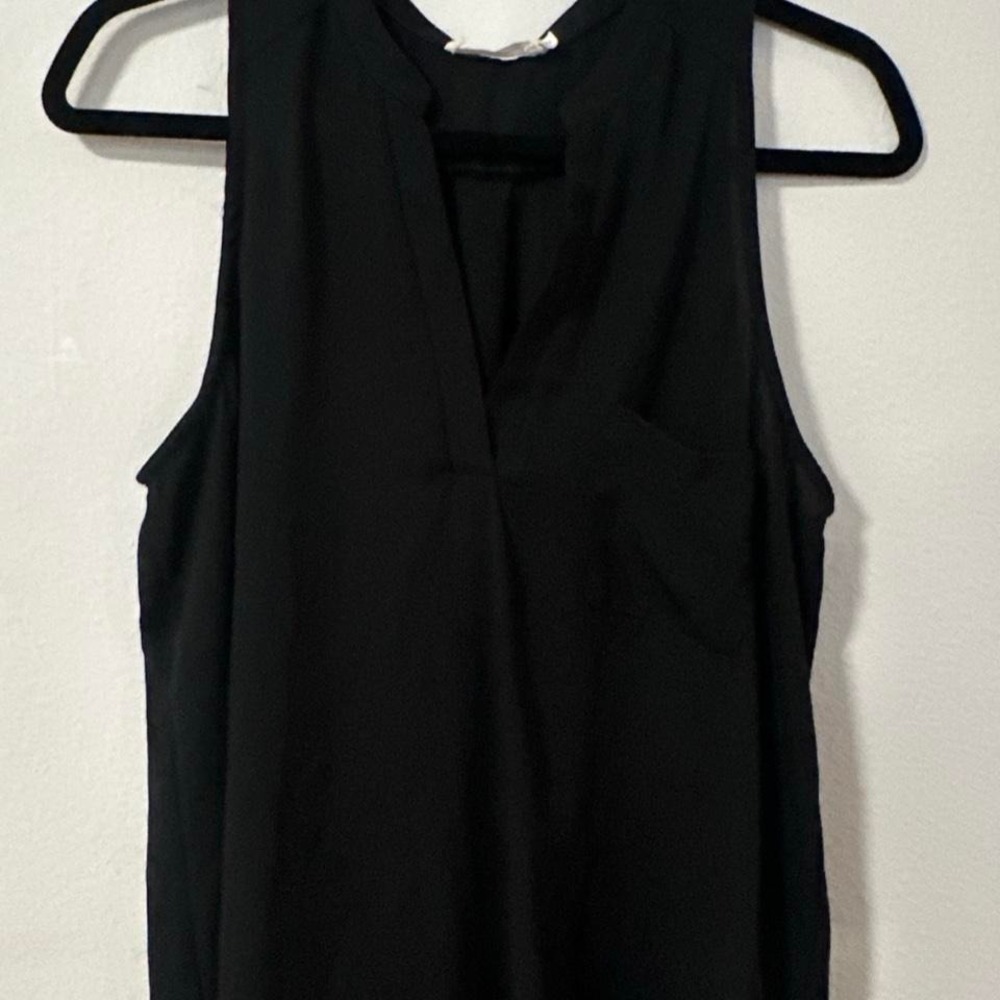 Women's sleeveless top size M
